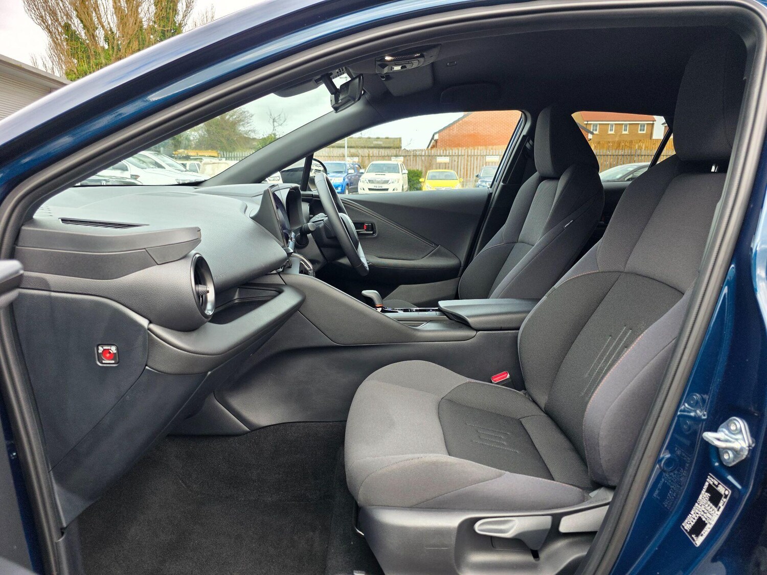 Used Toyota C-HR 2025 for sale - 77710427: Photo 12