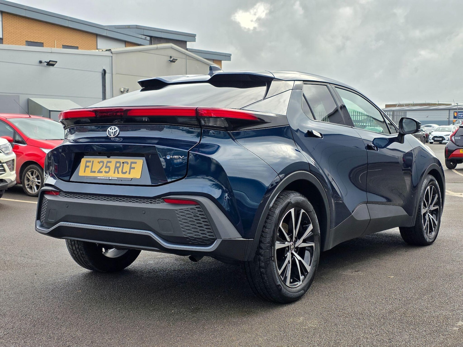 Used Toyota C-HR 2025 for sale - 77710427: Photo 2