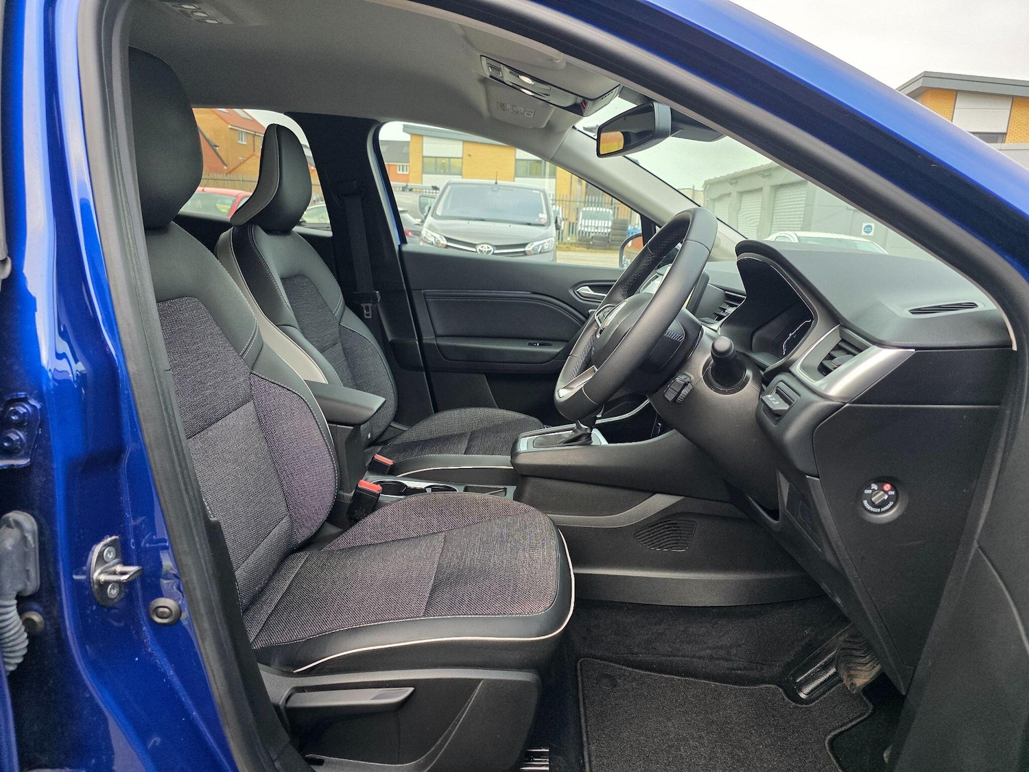 Used Renault Captur 2024 for sale - 78034083: Photo 11