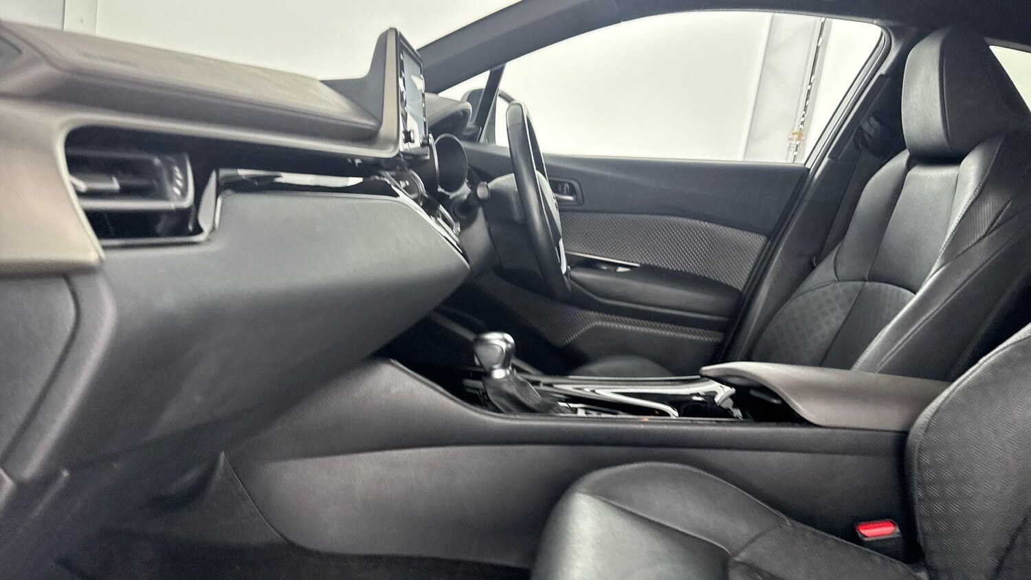 Used Toyota C-HR for sale - 77671082: Photo 12