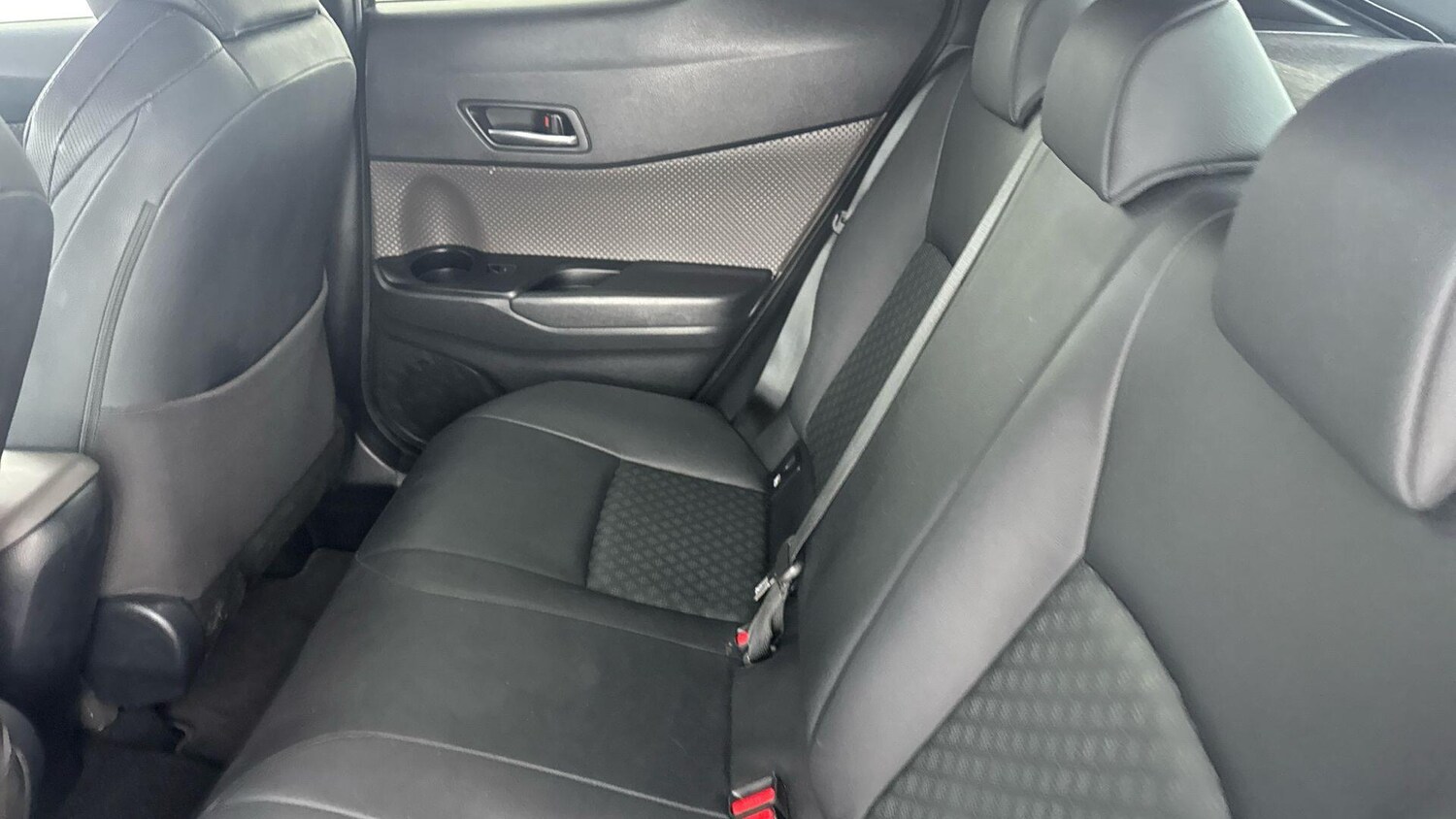 Used Toyota C-HR for sale - 77671082: Photo 14