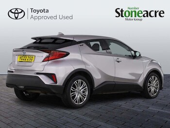 Used Toyota C-HR 2022 for sale - 77671082: Photo