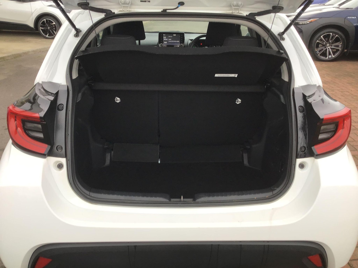 Used Toyota Yaris for sale - 77658012: Photo 15