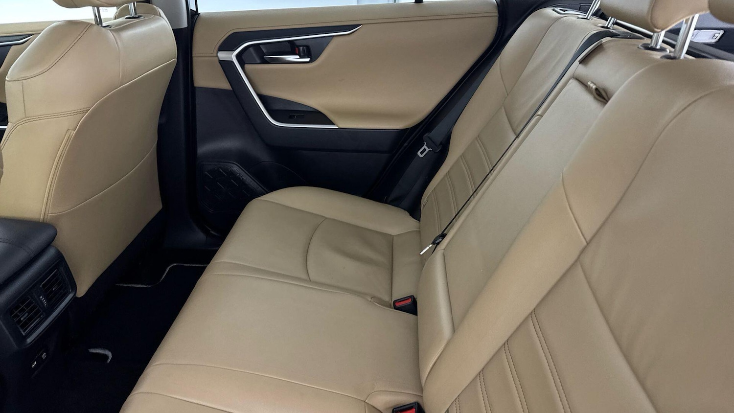 Used Toyota RAV4 2021 for sale - 76522325: Photo 14