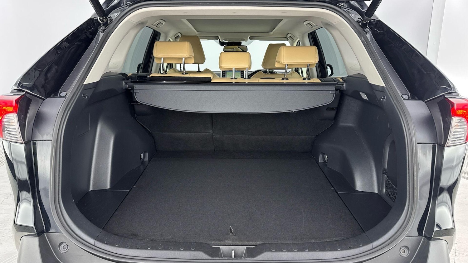 Used Toyota RAV4 2021 for sale - 76522325: Photo 16