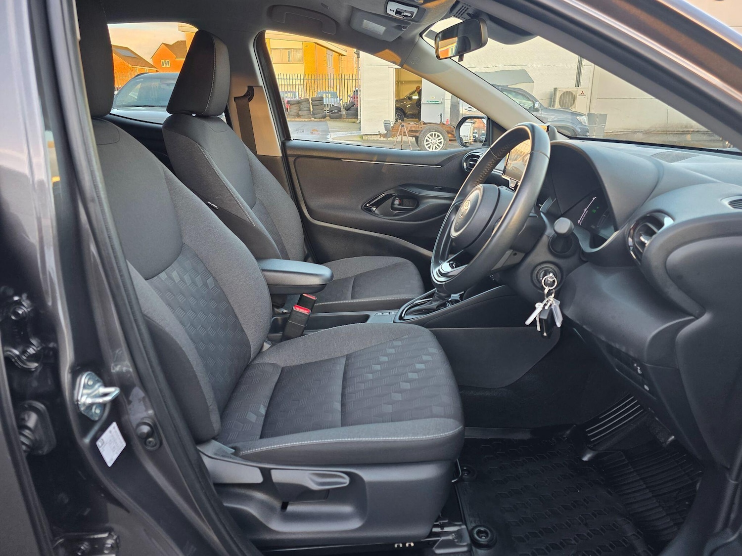 Used Toyota Yaris 2024 for sale - 77376329: Photo 13