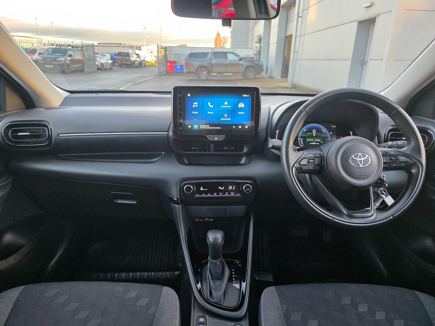 Used Toyota Yaris 2024 for sale - 77376329: Photo 7