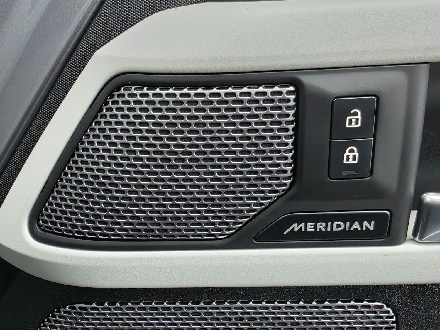 Used Land Rover Defender 2022 for sale - 77344008: Photo 22