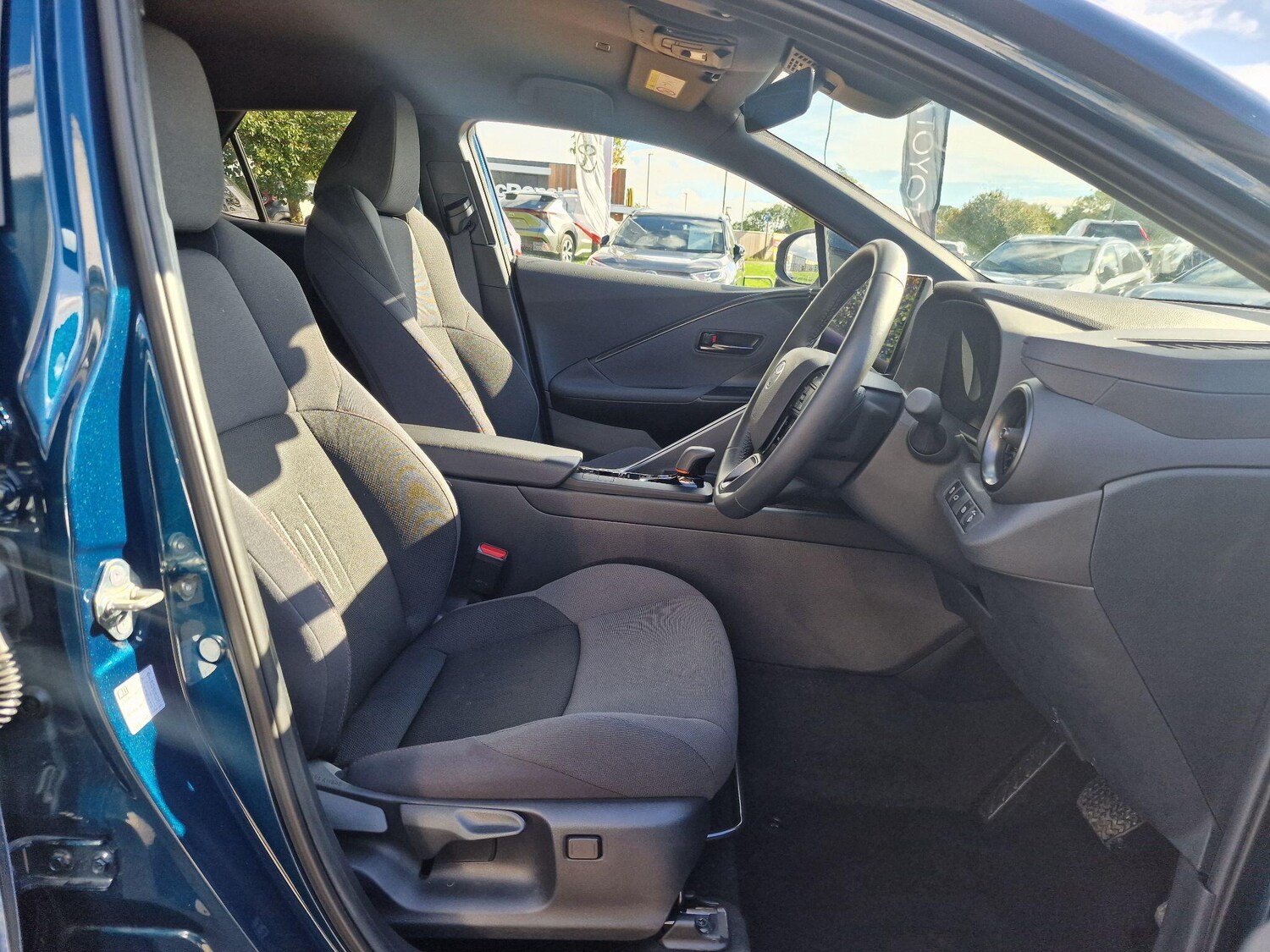 Used Toyota C-HR 2024 for sale - 76059212: Photo 13