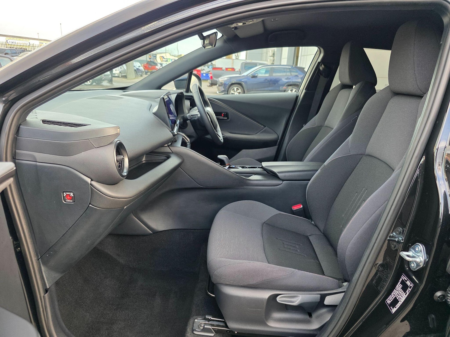 Used Toyota C-HR 2025 for sale - 77978401: Photo 12