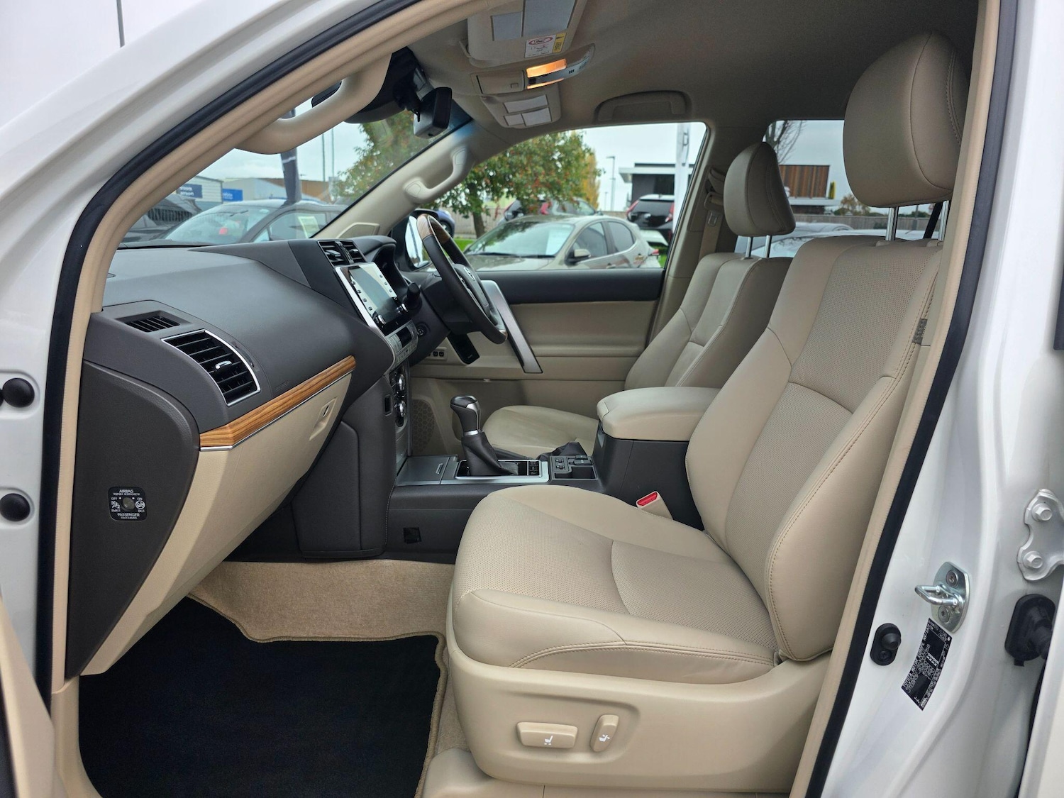 Used Toyota Land Cruiser 2023 for sale - 76433038: Photo 12