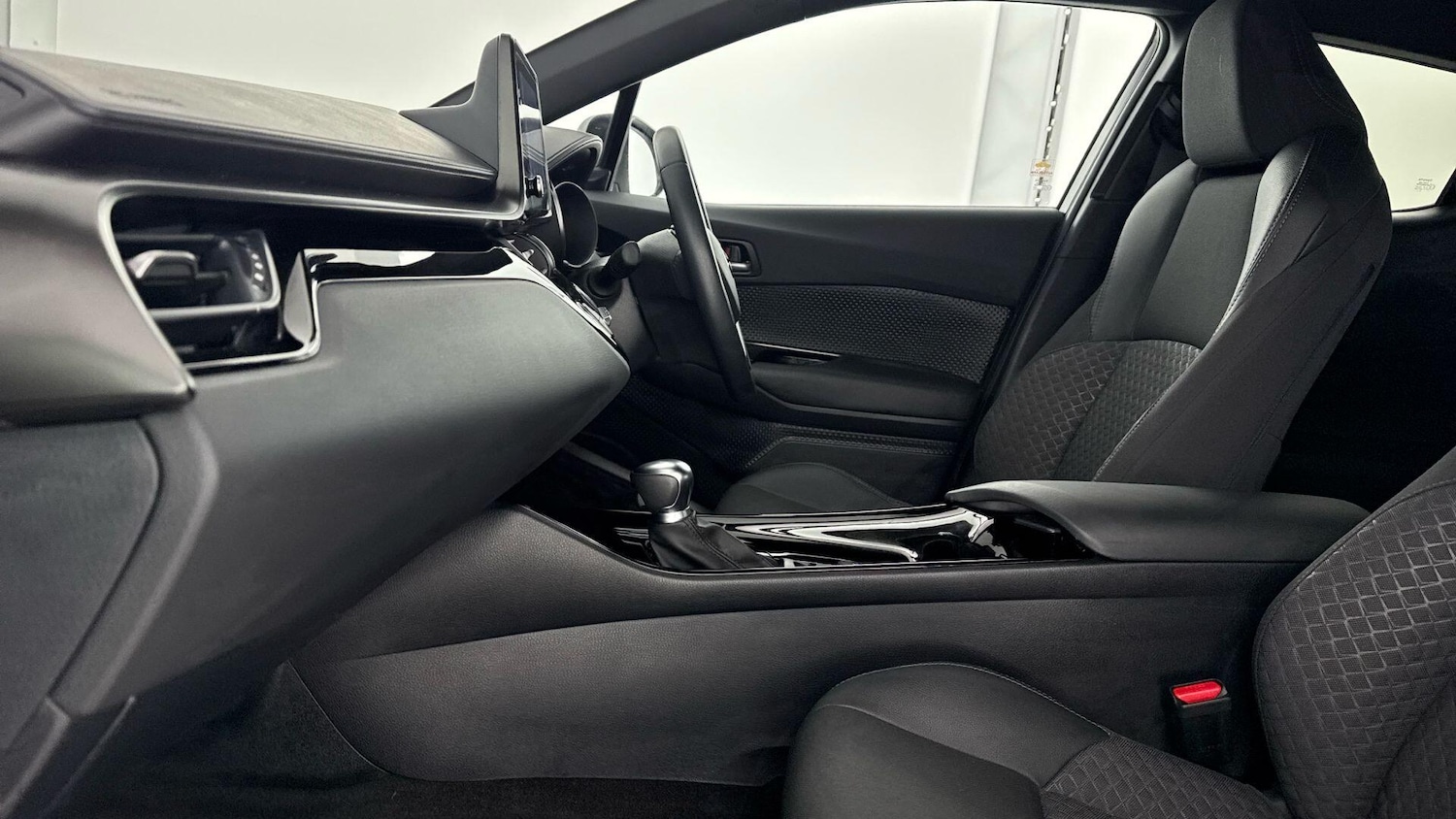 Used Toyota C-HR 2023 for sale - 78184722: Photo 12