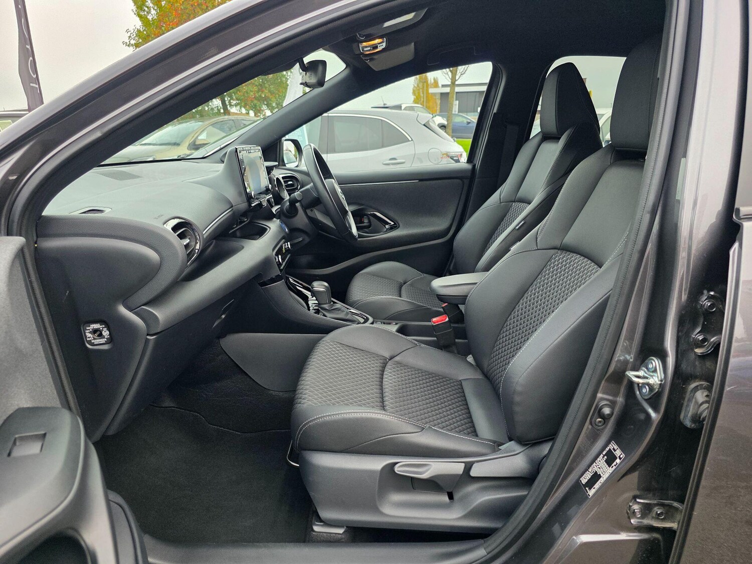 Used Toyota Yaris 2022 for sale - 76608499: Photo 12