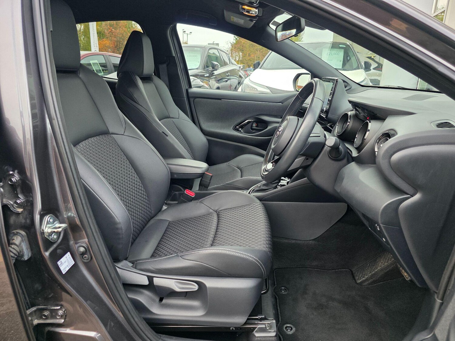 Used Toyota Yaris 2022 for sale - 76608499: Photo 13