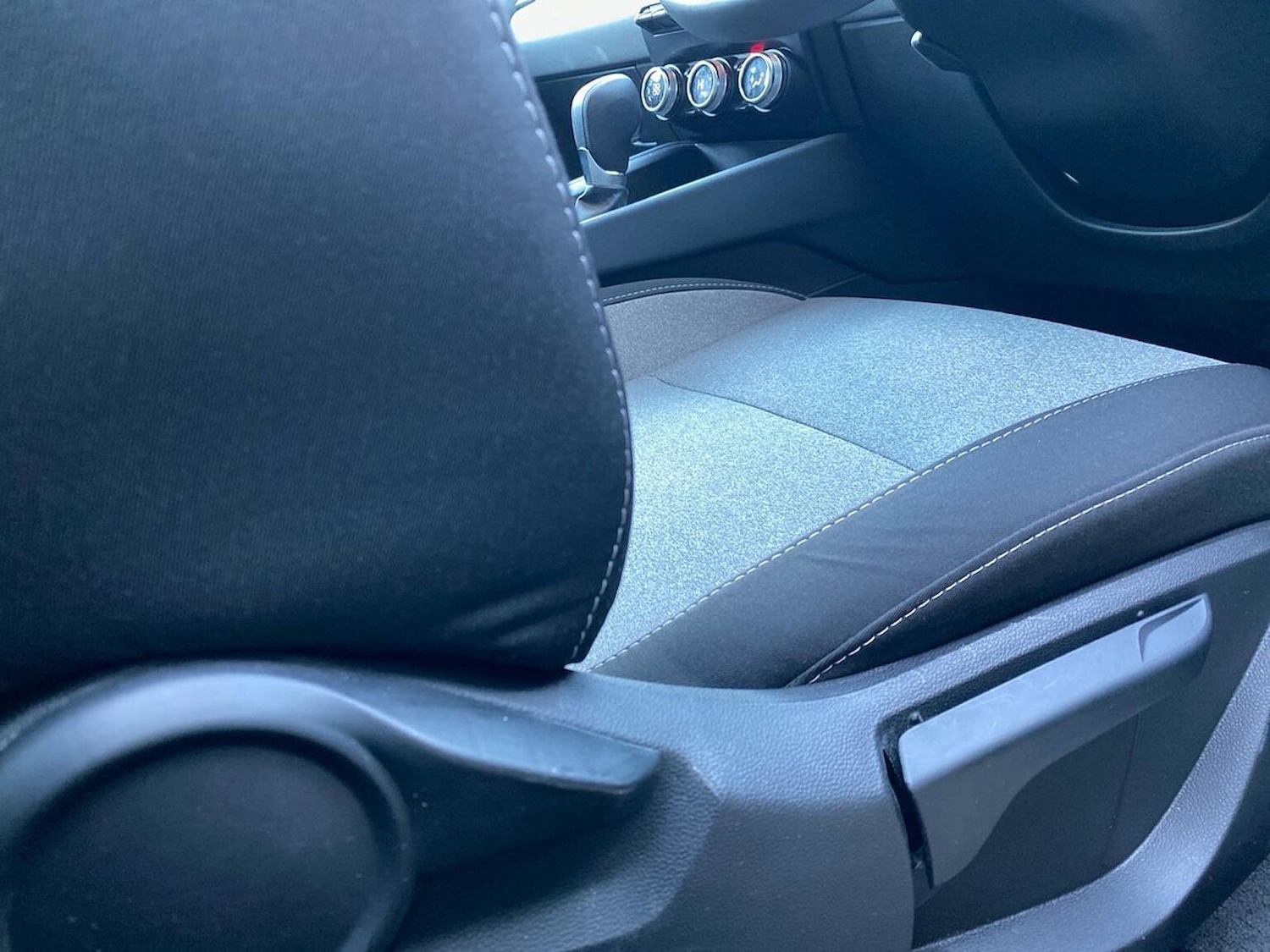 Used Renault Clio 2025 for sale - 76605578: Photo 30