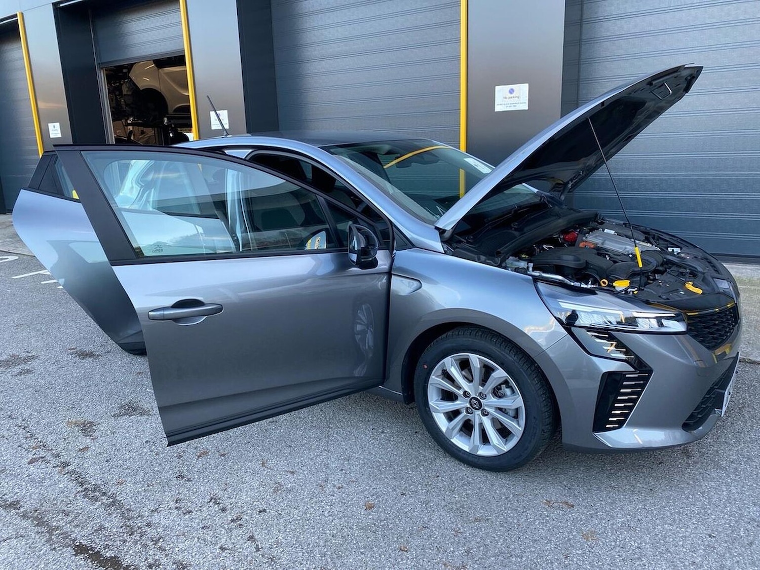 Used Renault Clio 2025 for sale - 76605578: Photo 40