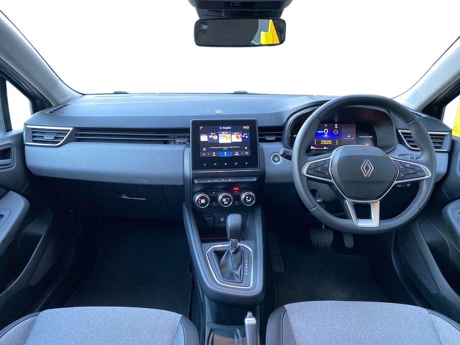 Used Renault Clio 2025 for sale - 76605578: Photo 8