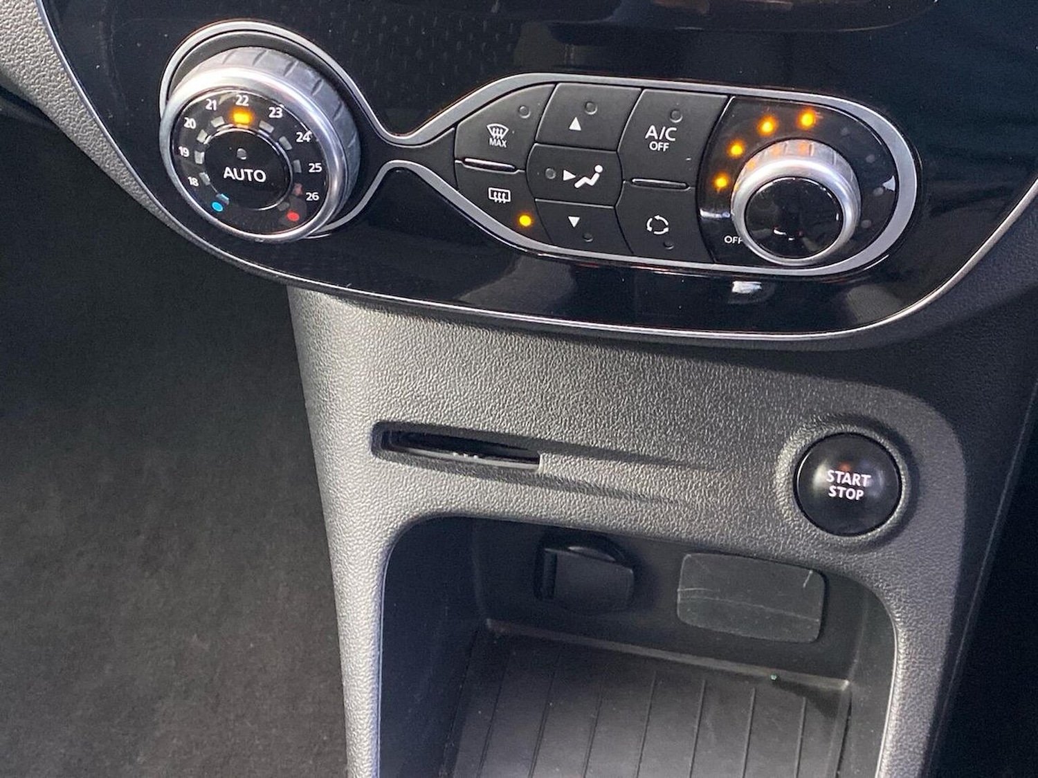 Used Renault Captur 2018 for sale - 76340641: Photo 12