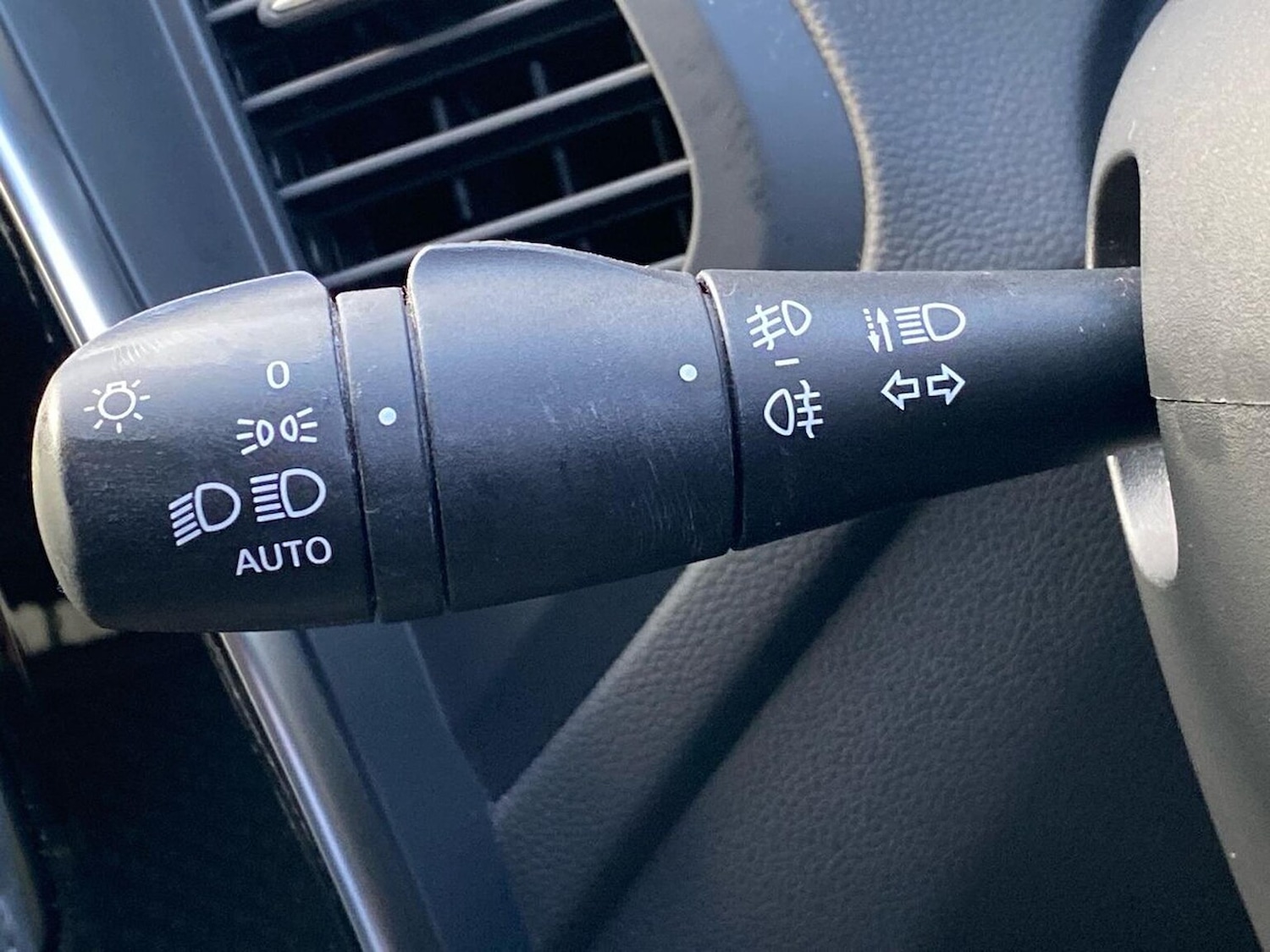 Used Renault Captur 2018 for sale - 76340641: Photo 28