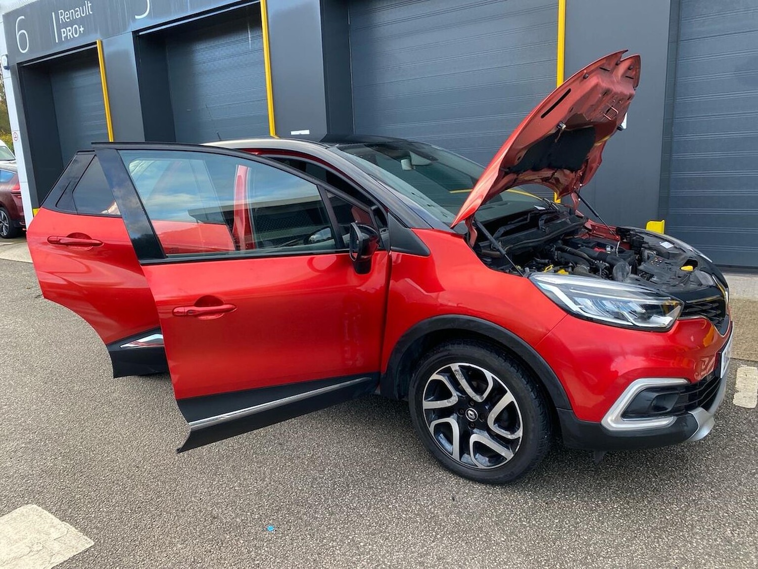 Used Renault Captur 2018 for sale - 76340641: Photo 40