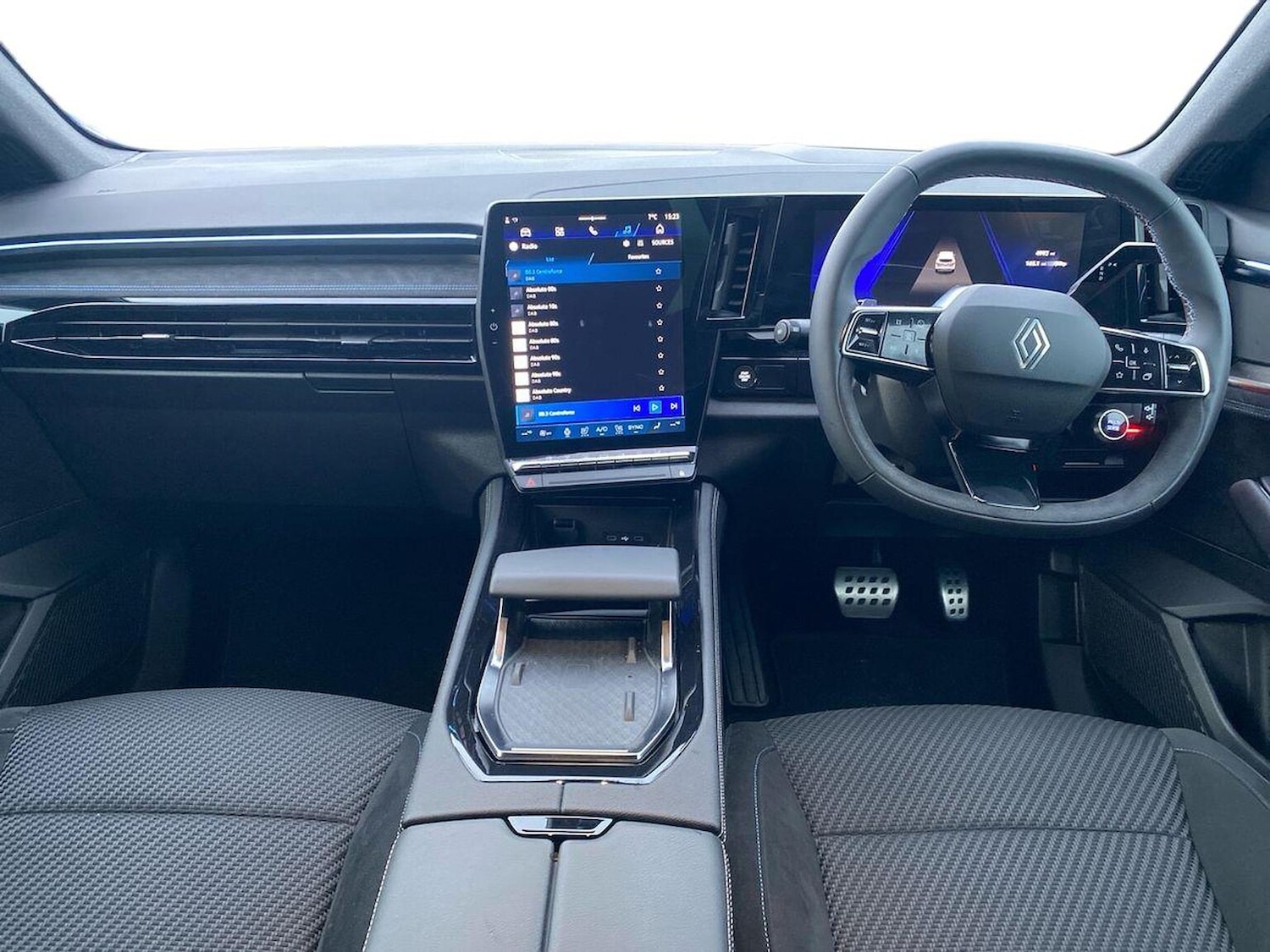 Used Renault Austral 2025 for sale - 76947020: Photo 8