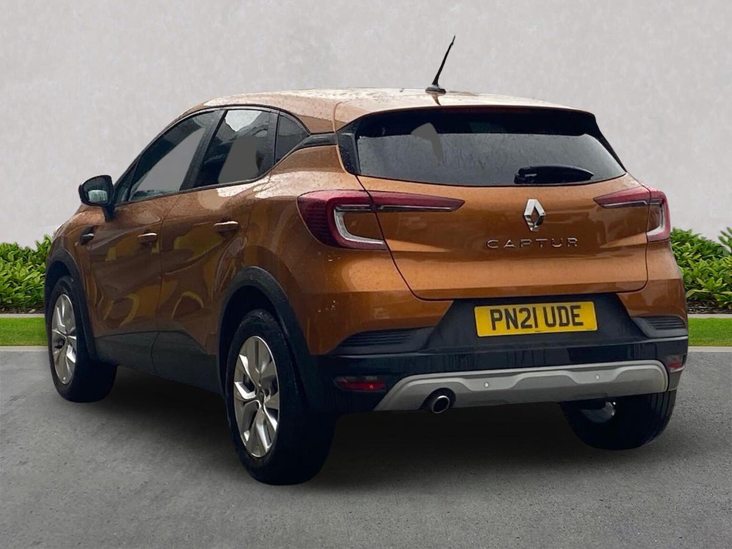 Used Renault Captur 2021 for sale - 76879719: Photo 2