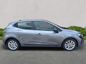 Used Renault Clio 2024 for sale - 75766750: Photo