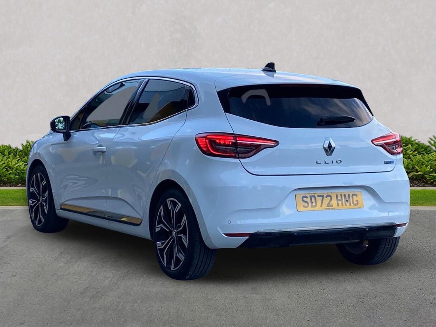 Used Renault Clio 2022 for sale - 76600095: Photo 2