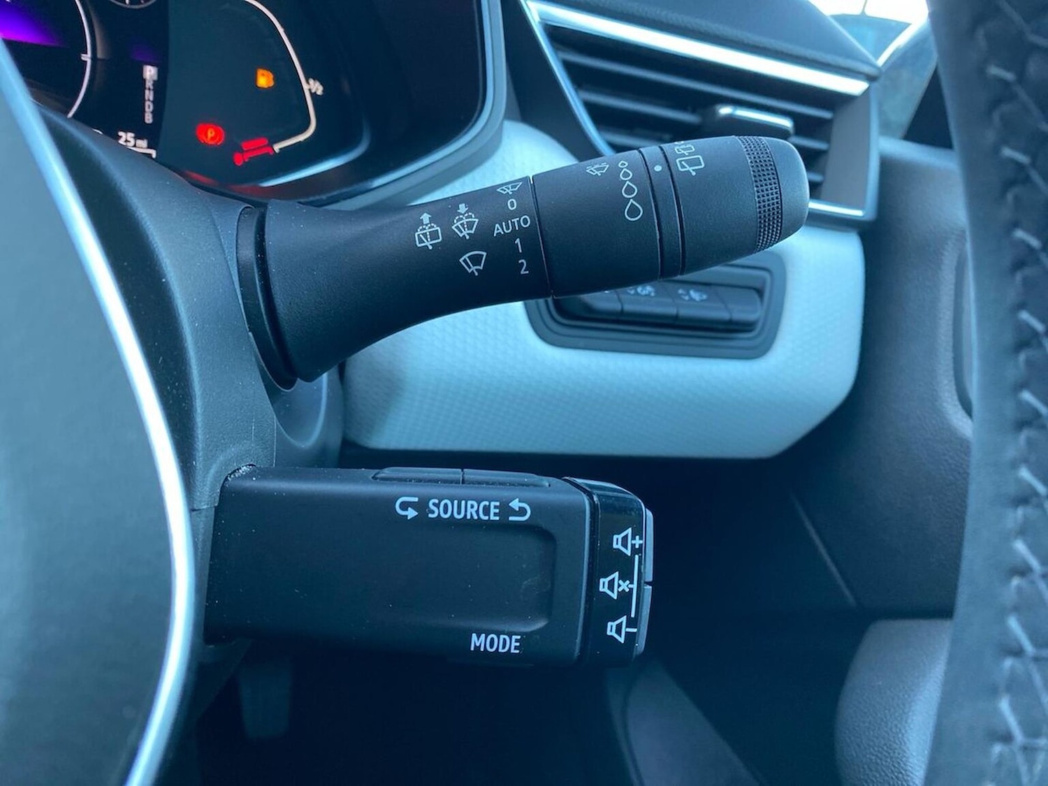 Used Renault Clio 2022 for sale - 76600095: Photo 28