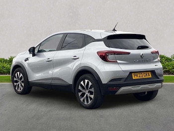 Used Renault Captur 2023 for sale - 78614897: Photo