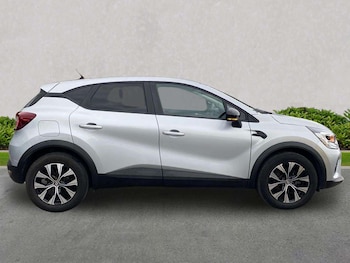 Used Renault Captur 2023 for sale - 78614897: Photo