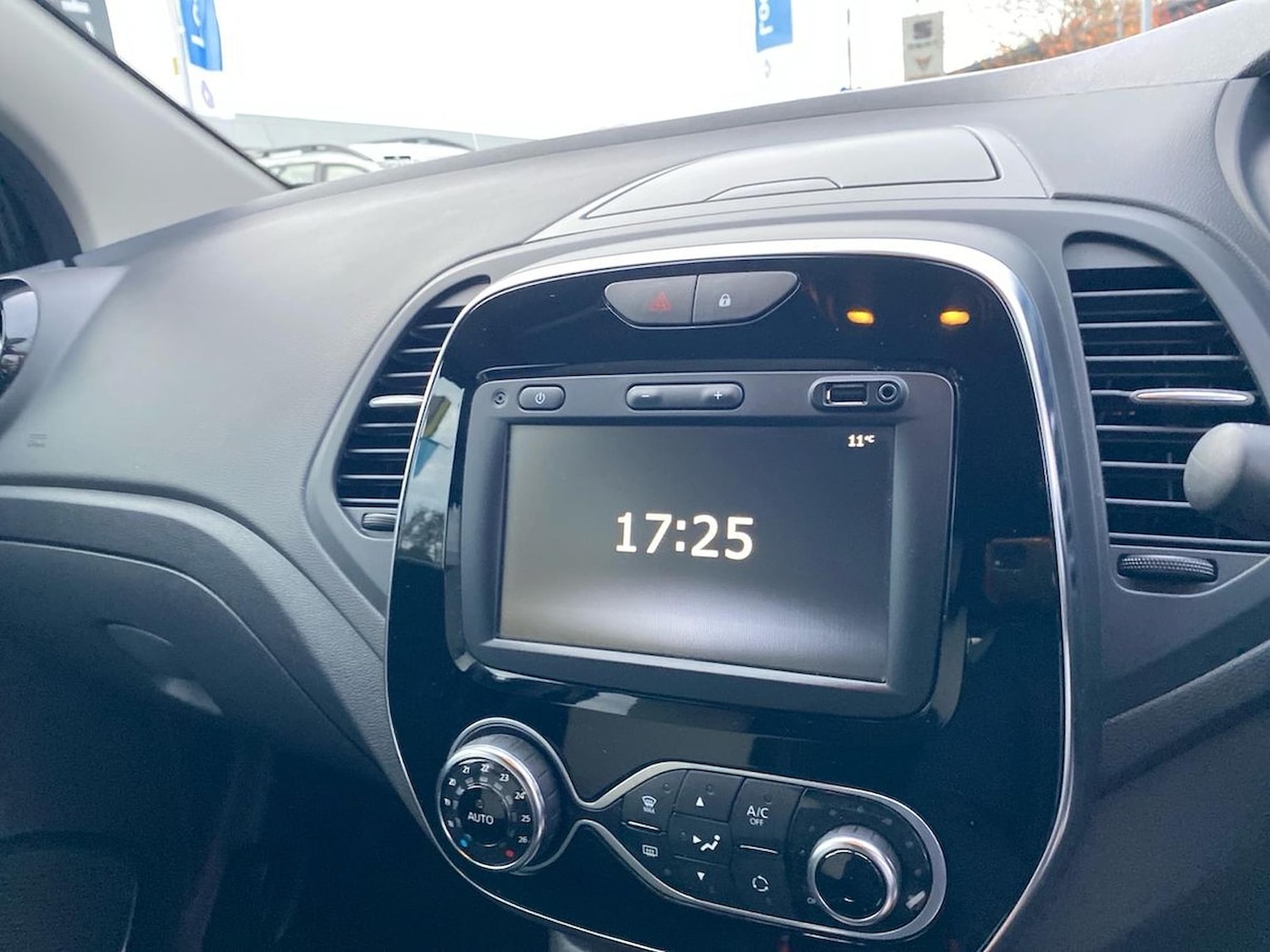 Used Renault Captur 2019 for sale - 76347030: Photo 11