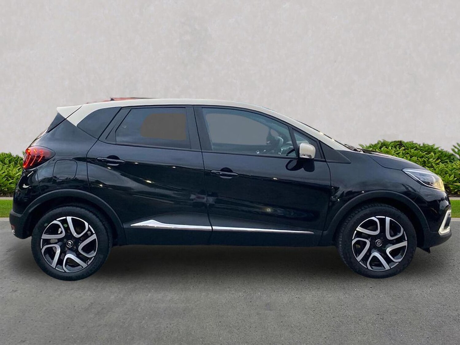 Used Renault Captur 2019 for sale - 76347030: Photo 3