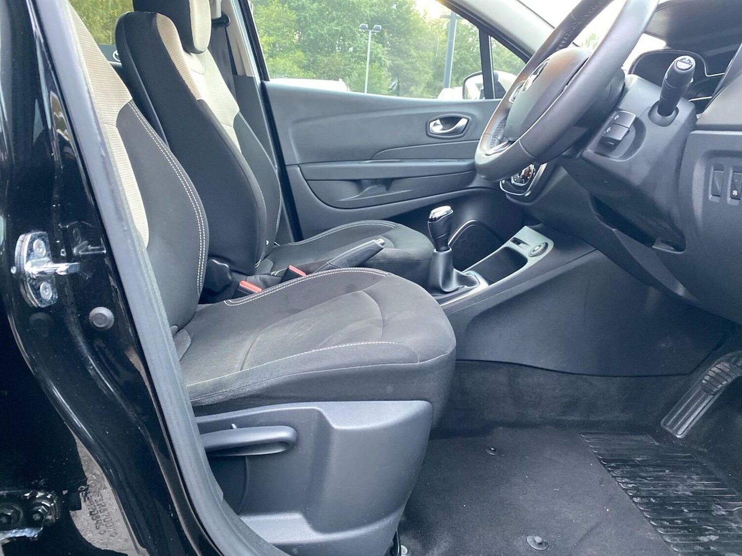 Used Renault Captur 2019 for sale - 76347030: Photo 30