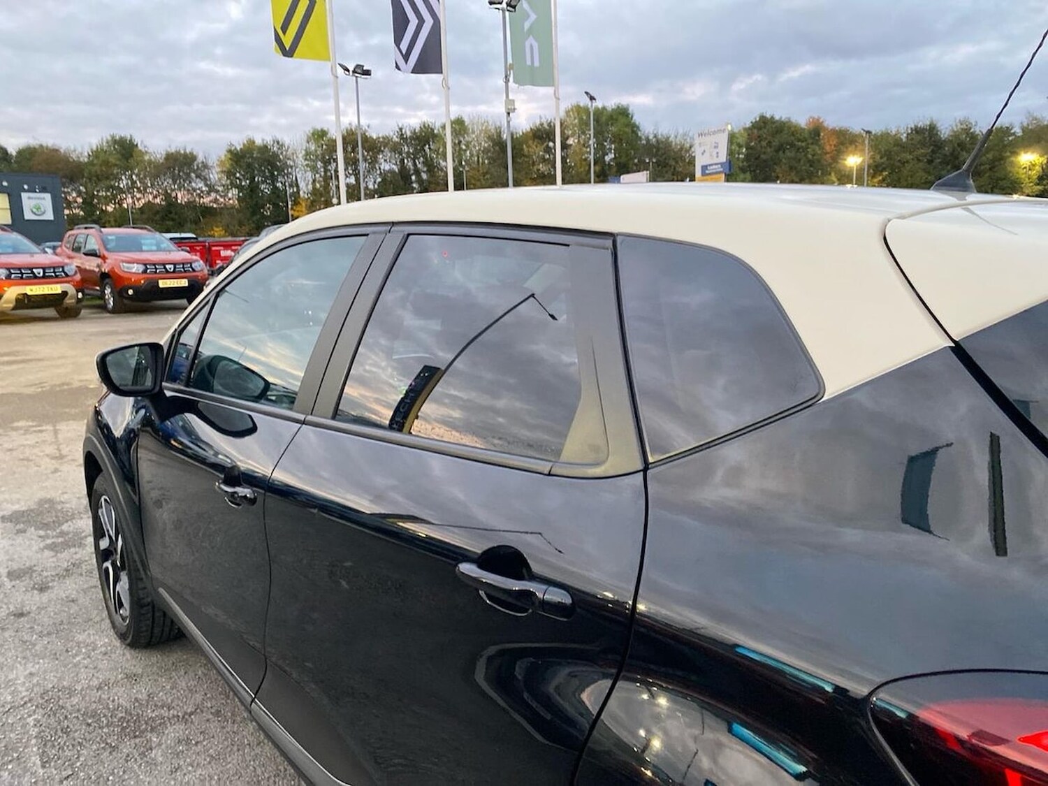 Used Renault Captur 2019 for sale - 76347030: Photo 38