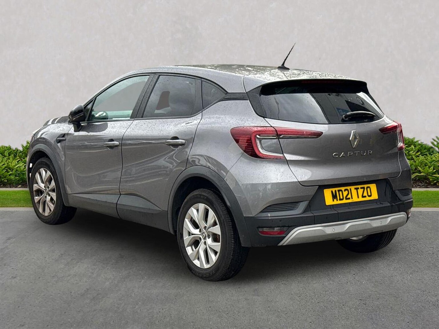 Used Renault Captur 2021 for sale - 76331036: Photo 2