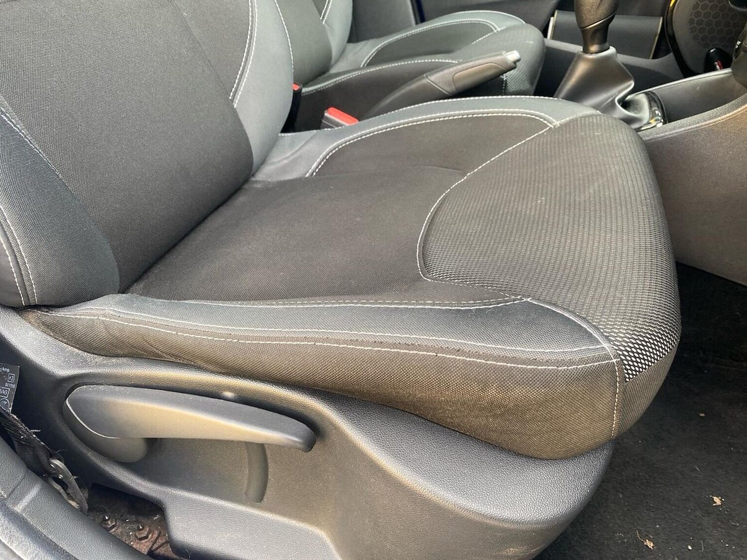 Used Renault Clio 2019 for sale - 78211130: Photo 32