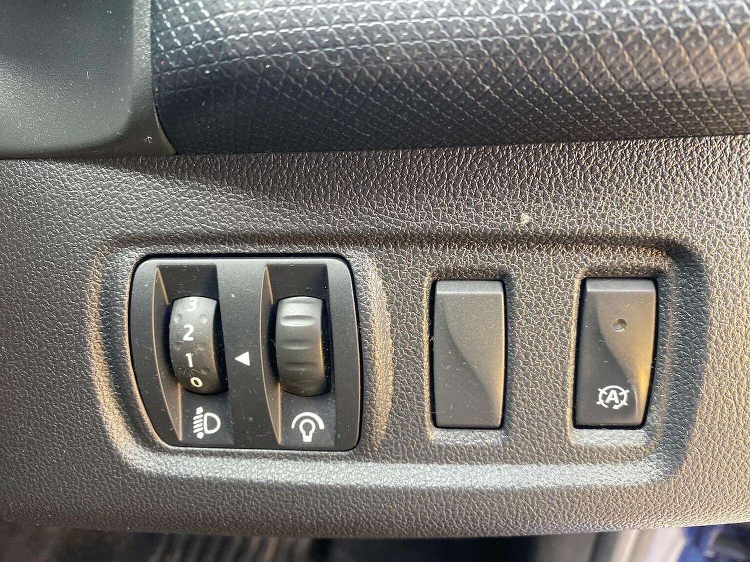 Used Renault Clio 2019 for sale - 78211130: Photo 40