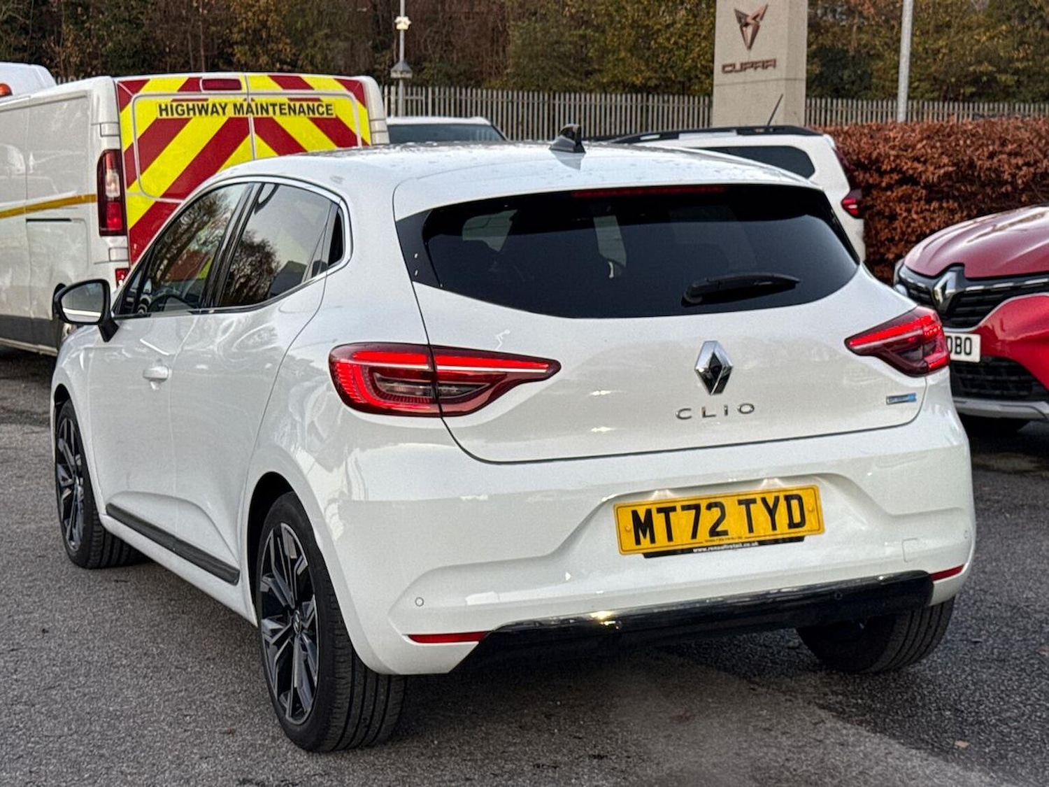 Used Renault Clio 2022 for sale - 76627969: Photo 2