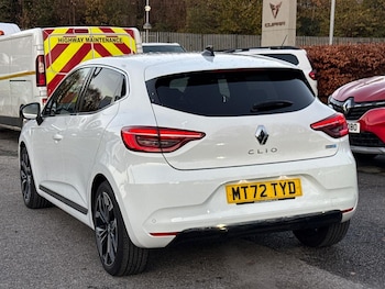 Used Renault Clio 2022 for sale - 76627969: Photo