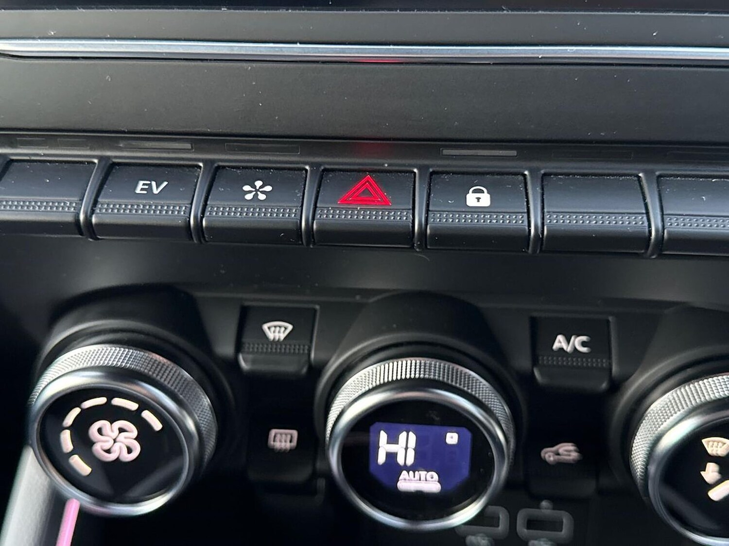 Used Renault Clio 2022 for sale - 76627969: Photo 39