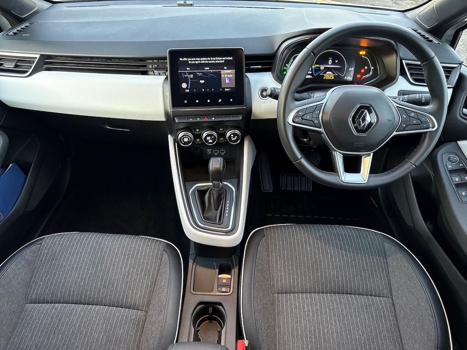 Used Renault Clio 2022 for sale - 76627969: Photo 8