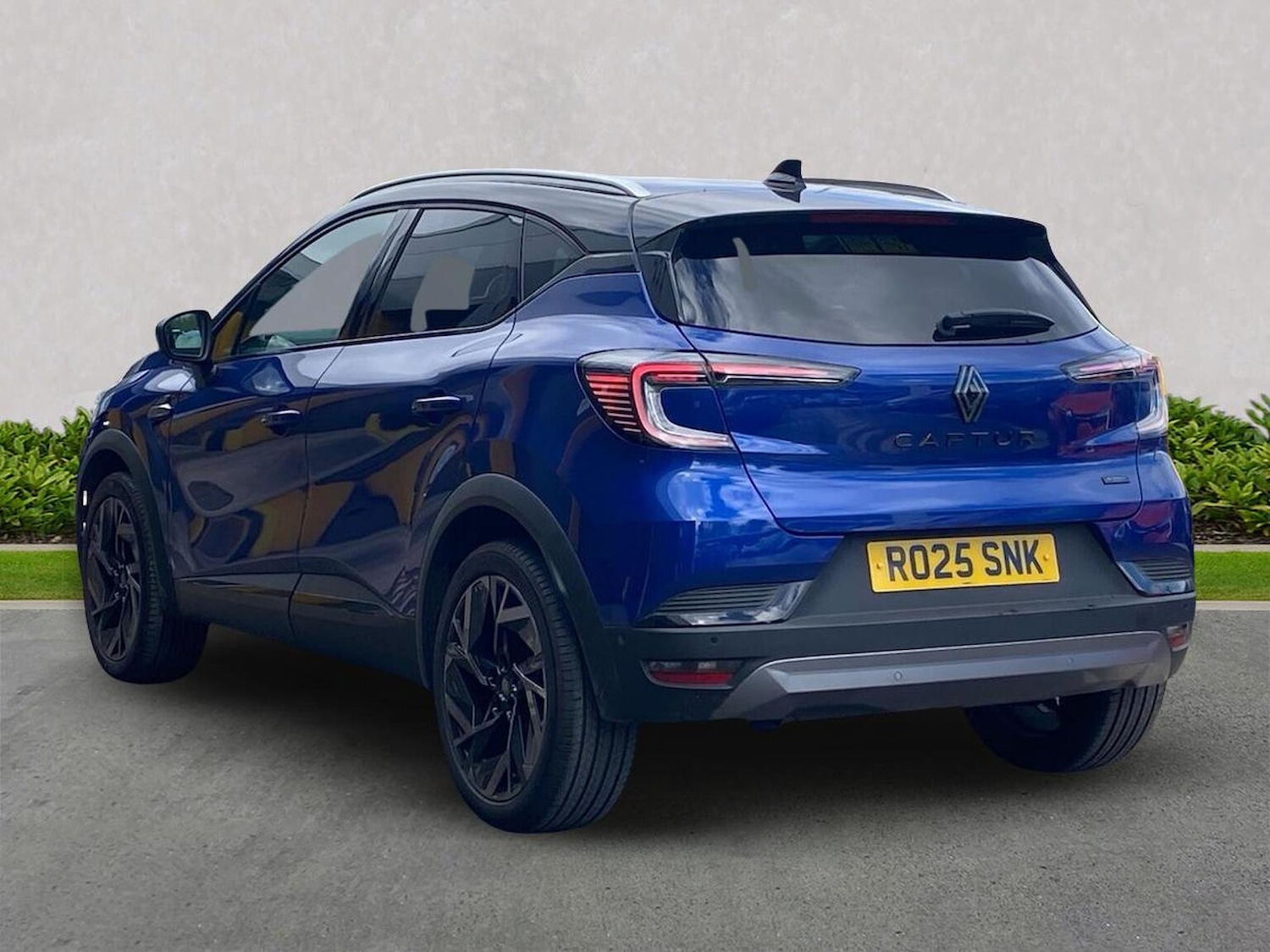 Used Renault Captur 2025 for sale - 78211129: Photo 2