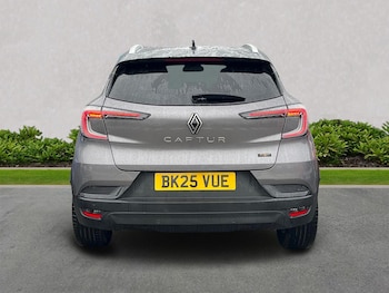 Used Renault Captur 2025 for sale - 76969929: Photo