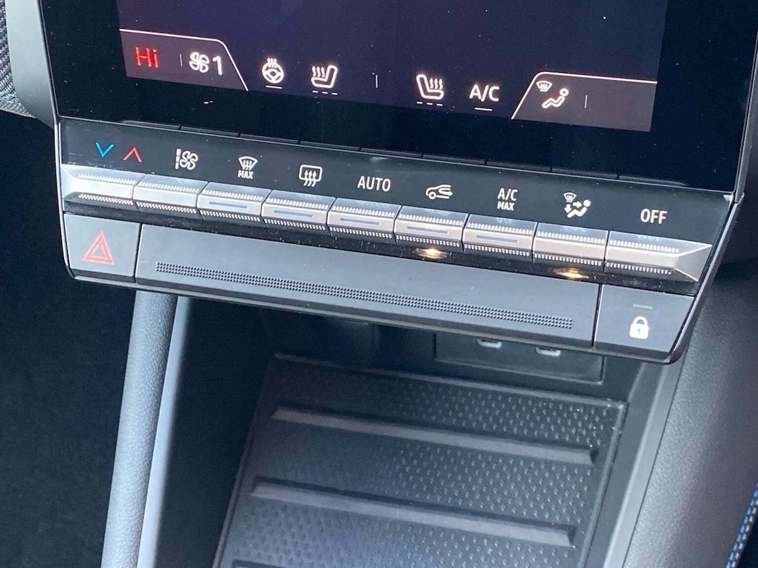 Used Renault Captur 2025 for sale - 76402446: Photo 12