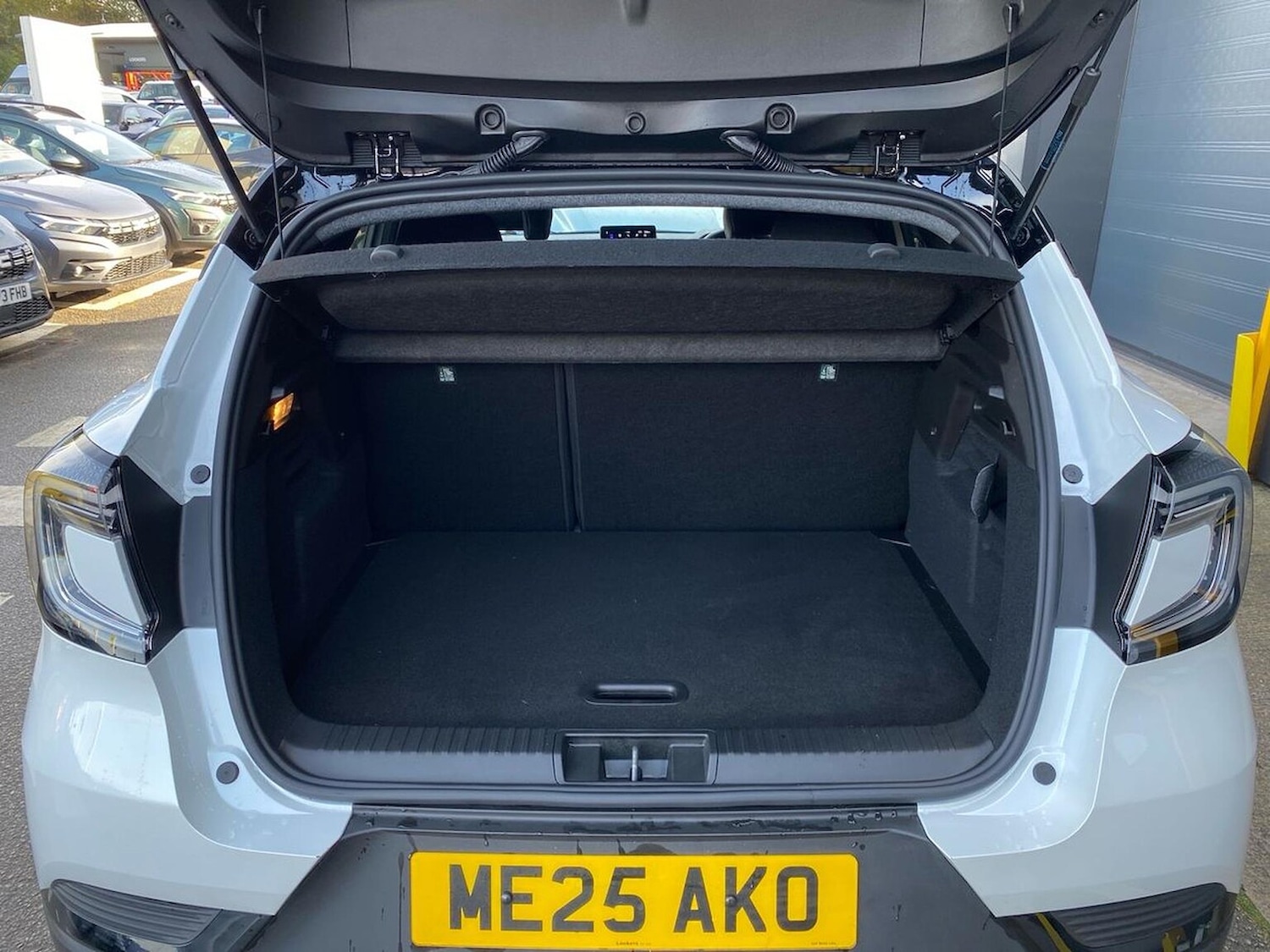 Used Renault Captur 2025 for sale - 76402446: Photo 17