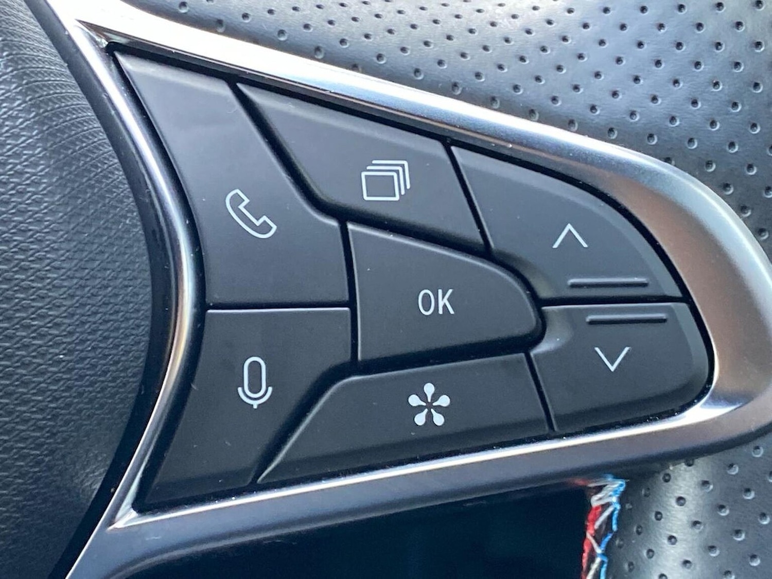 Used Renault Captur 2025 for sale - 76402446: Photo 27