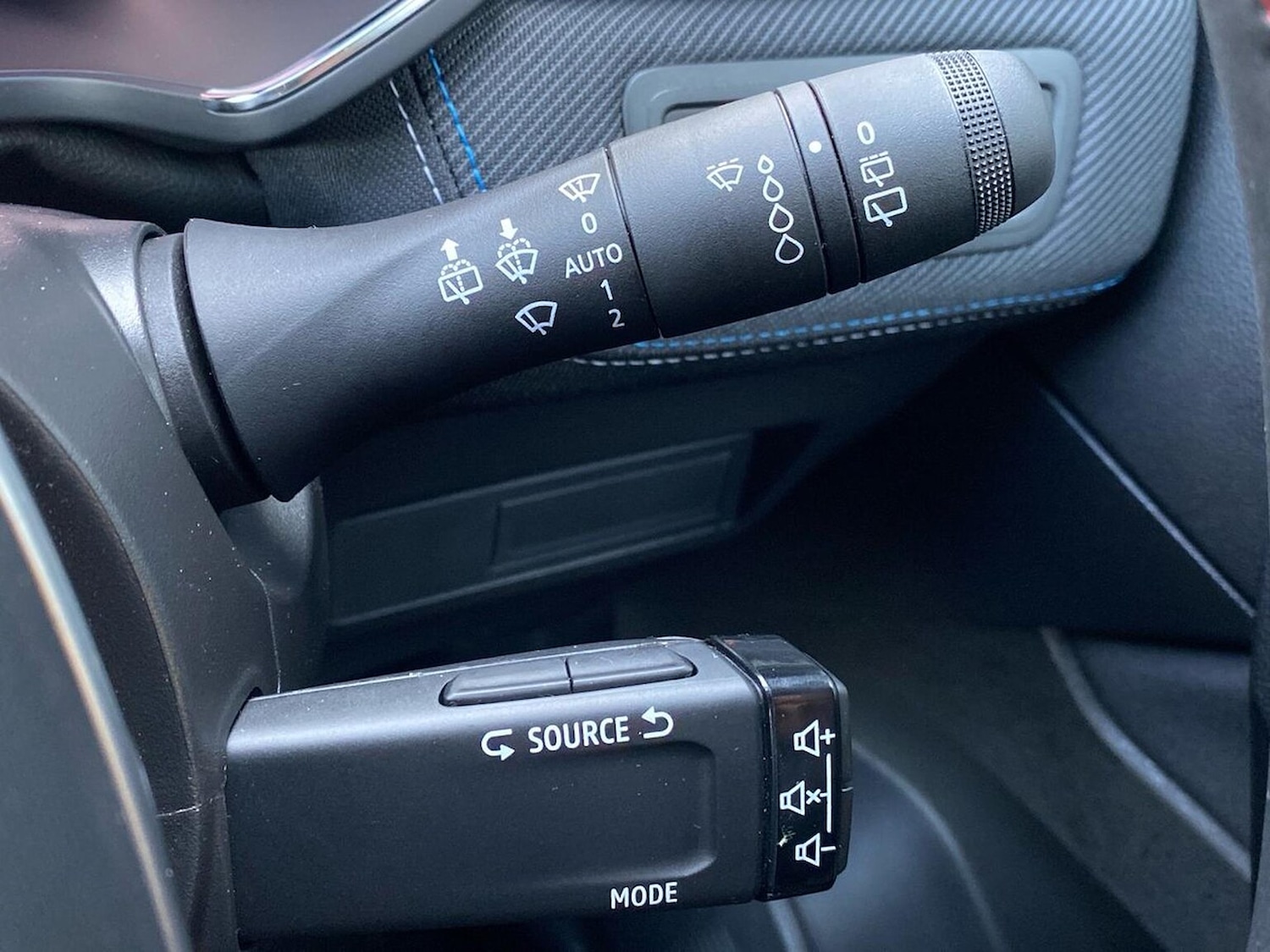 Used Renault Captur 2025 for sale - 76402446: Photo 29