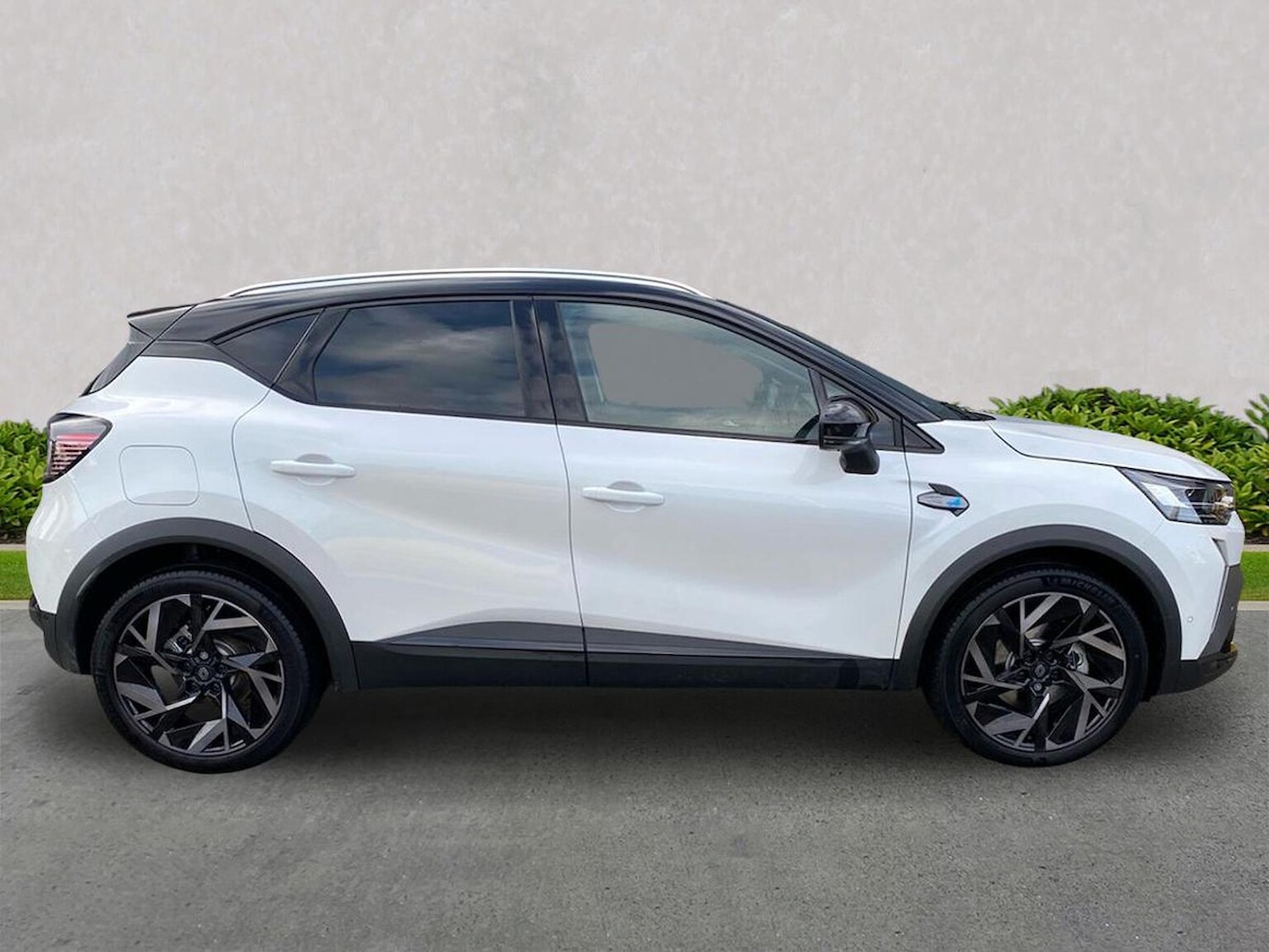 Used Renault Captur 2025 for sale - 76402446: Photo 3