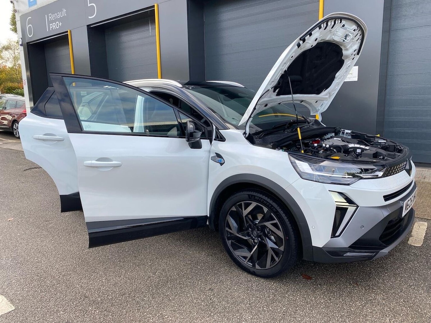 Used Renault Captur 2025 for sale - 76402446: Photo 40